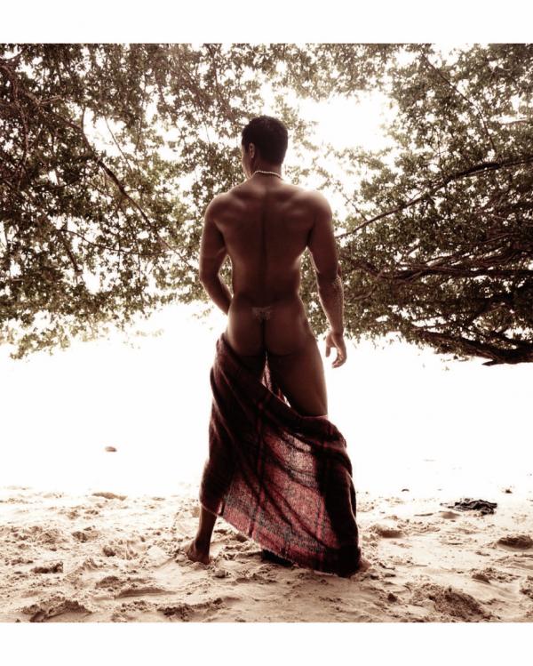 Homme-6-精壯美男魚